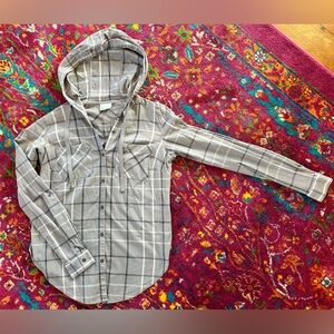 Columbia hooded sun shirt